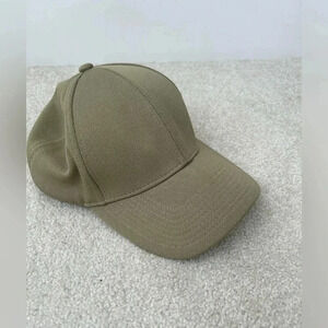 Aritzia TNA green  baseball hat